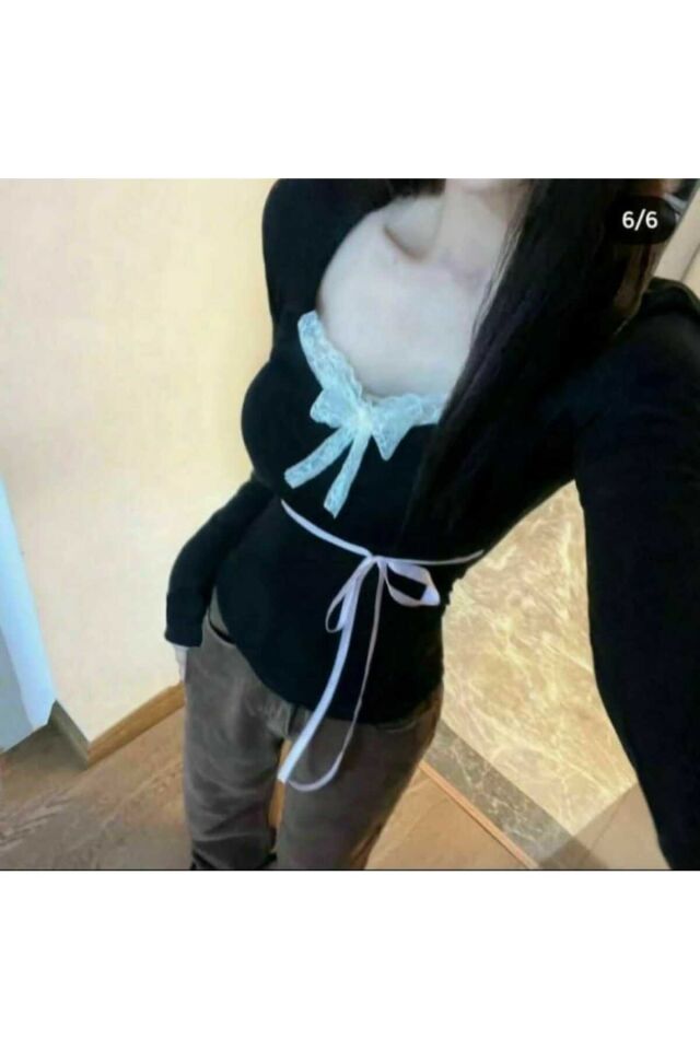 Gotik Kurdele Detaylı Tam Boy Bluz Siyah - M