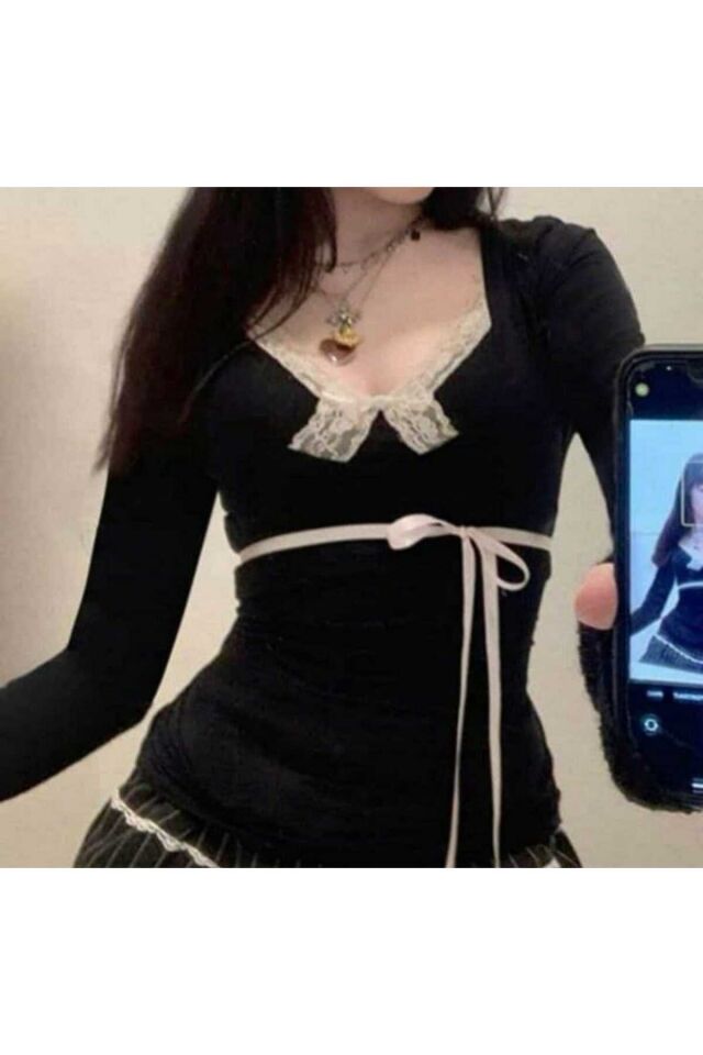Gotik Kurdele Detaylı Tam Boy Bluz Siyah - 2XS