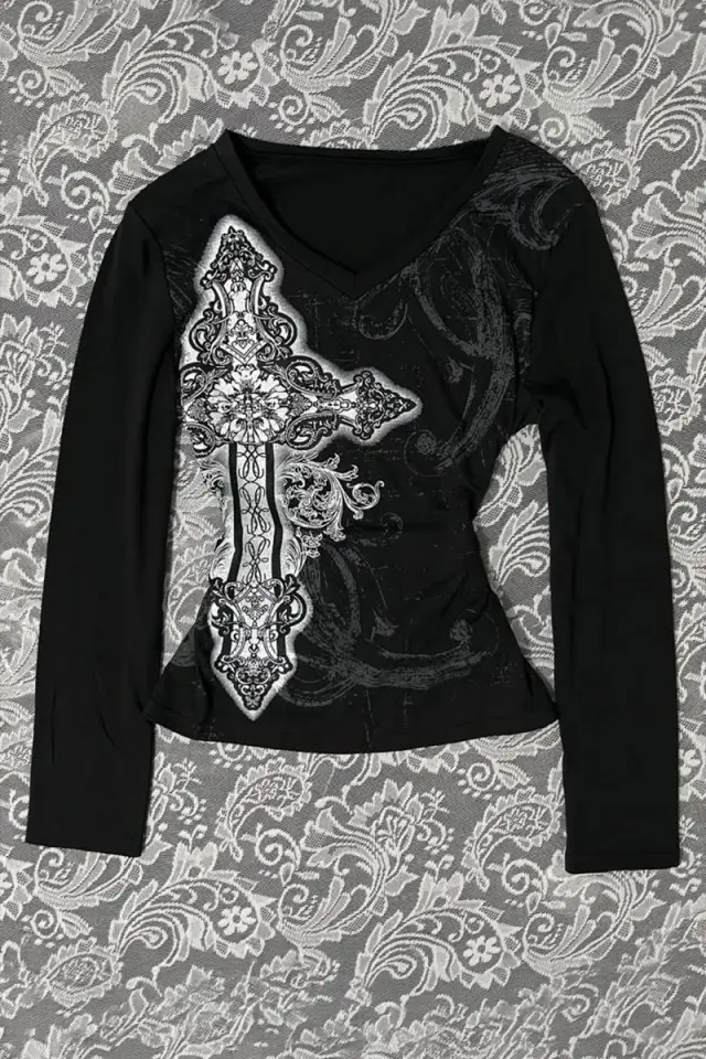 Siyah Cross Motifli Gotik Y2K Uzun Kollu Crop