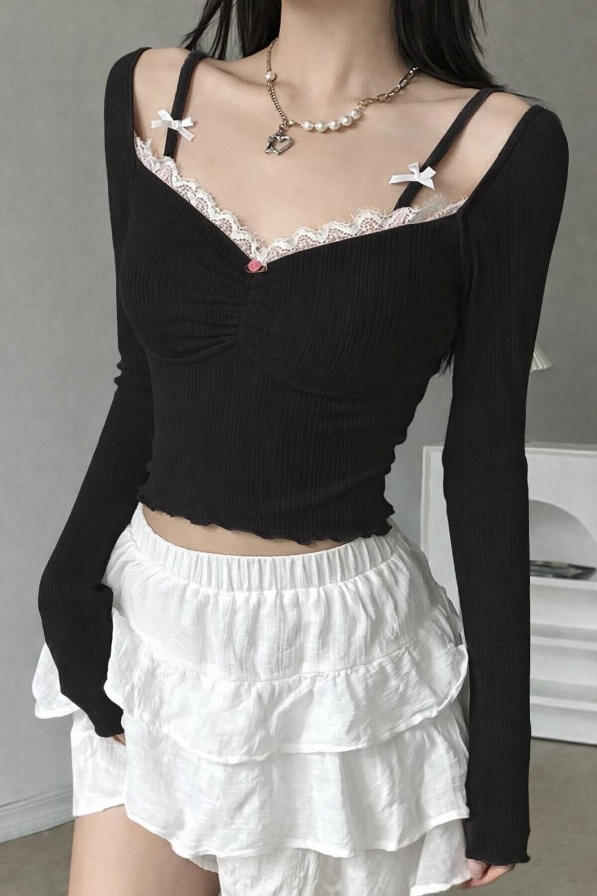Pinterest Madonna yaka dantelli rose askı detaylı coquette lolita tam boy bluz Siyah - 2XS