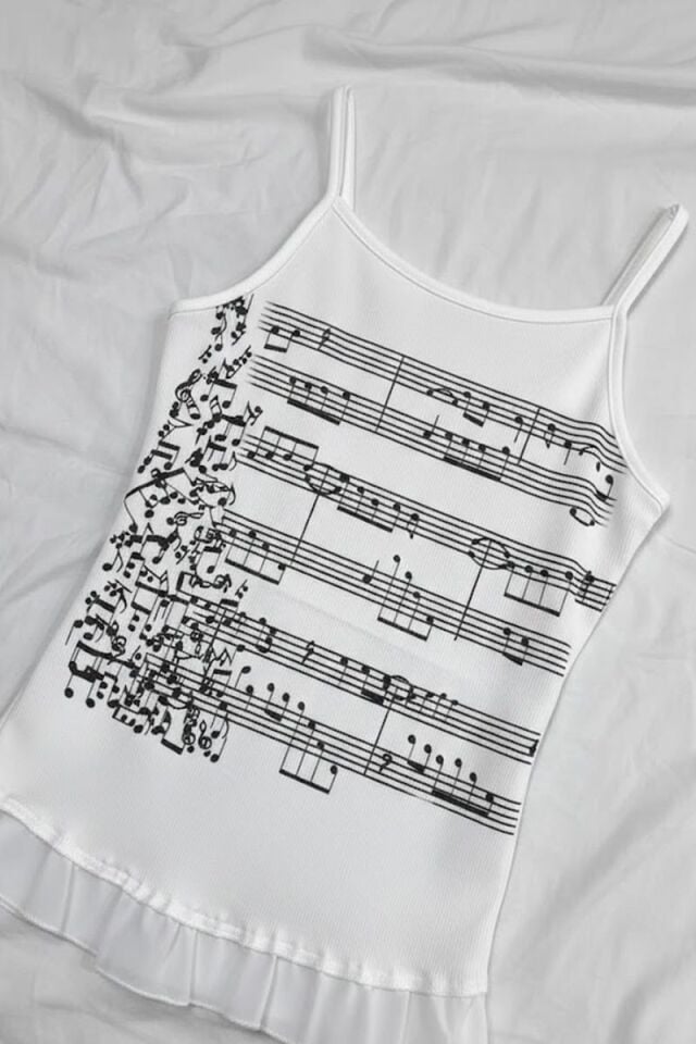 Beyaz Nota Desenli Y2K Askılı Crop