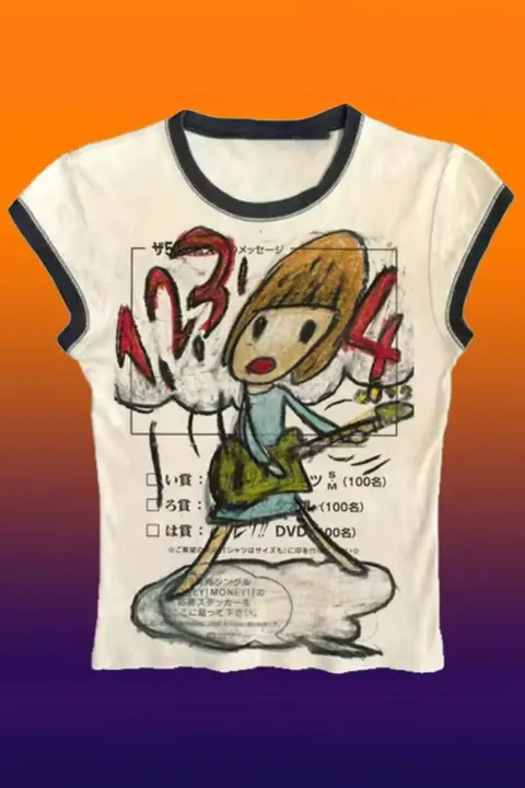 Ekru Guitarist Girl Y2K Kısa Kollu Crop