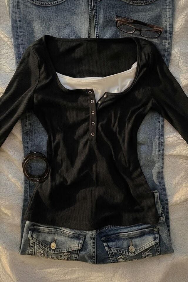 Siyah Henley Yaka Ekli Grunge Y2K Uzun Kollu Bluz