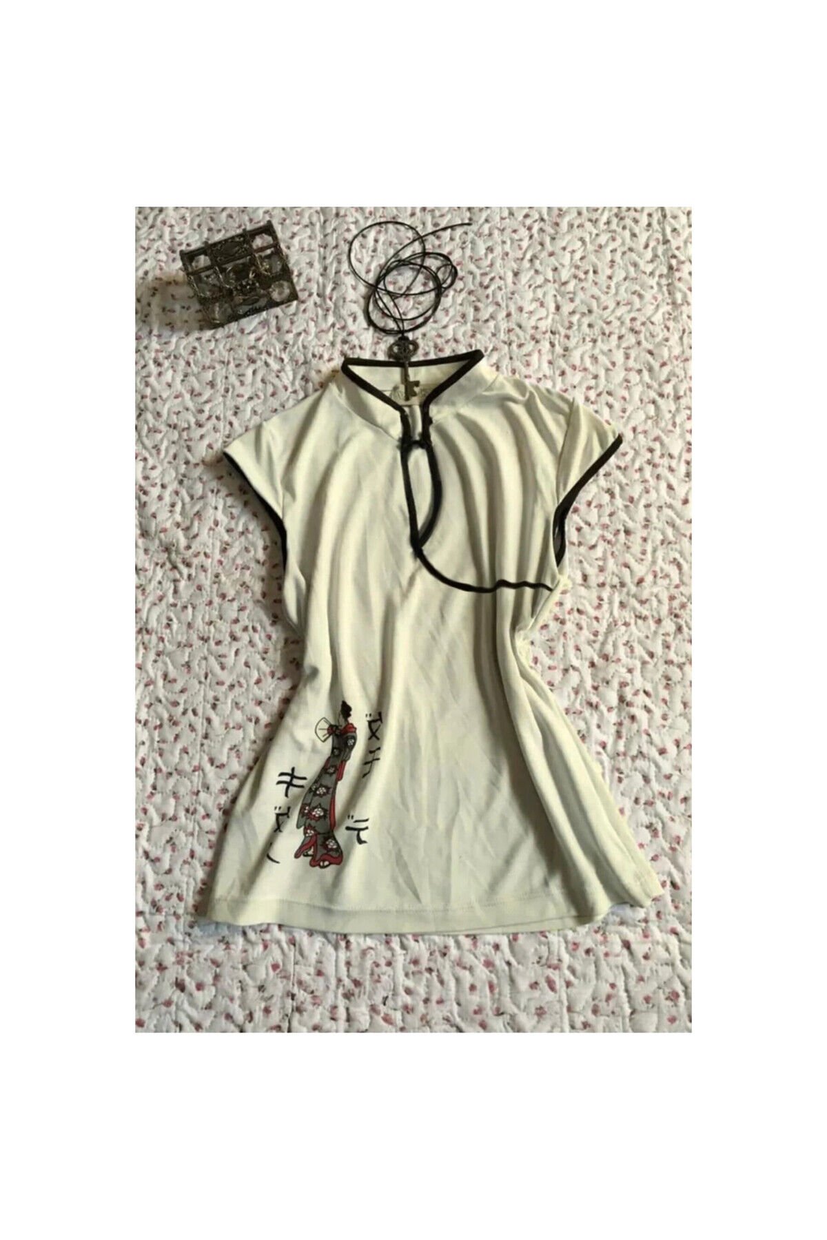 Ekru Mandarin Yaka Vintage Geisha Baskılı Y2K Kısa Kollu Bluz