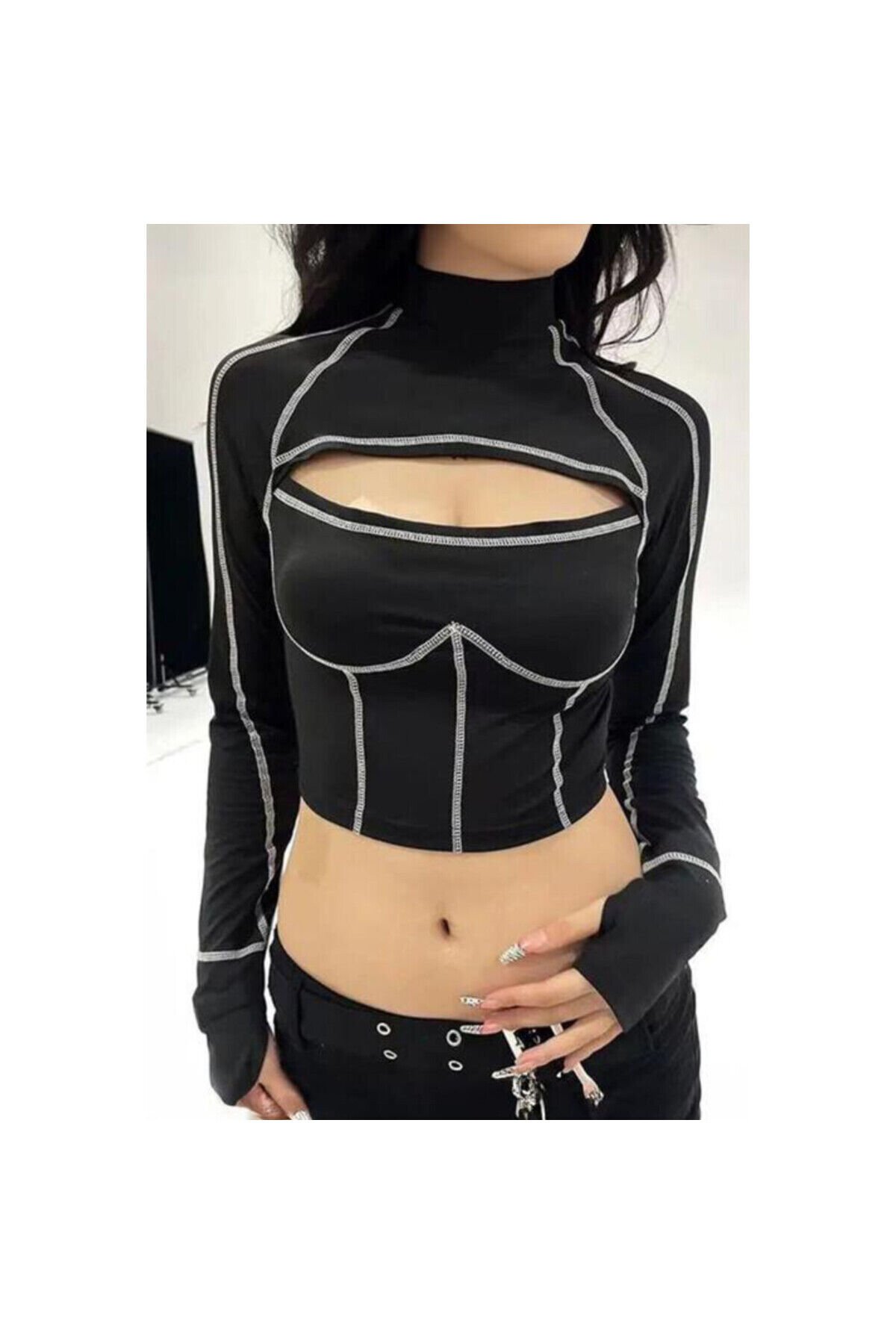Siyah Parçalı Ters Dikiş Ve Parmak Detay Gotik Uzun Kollu Bluz