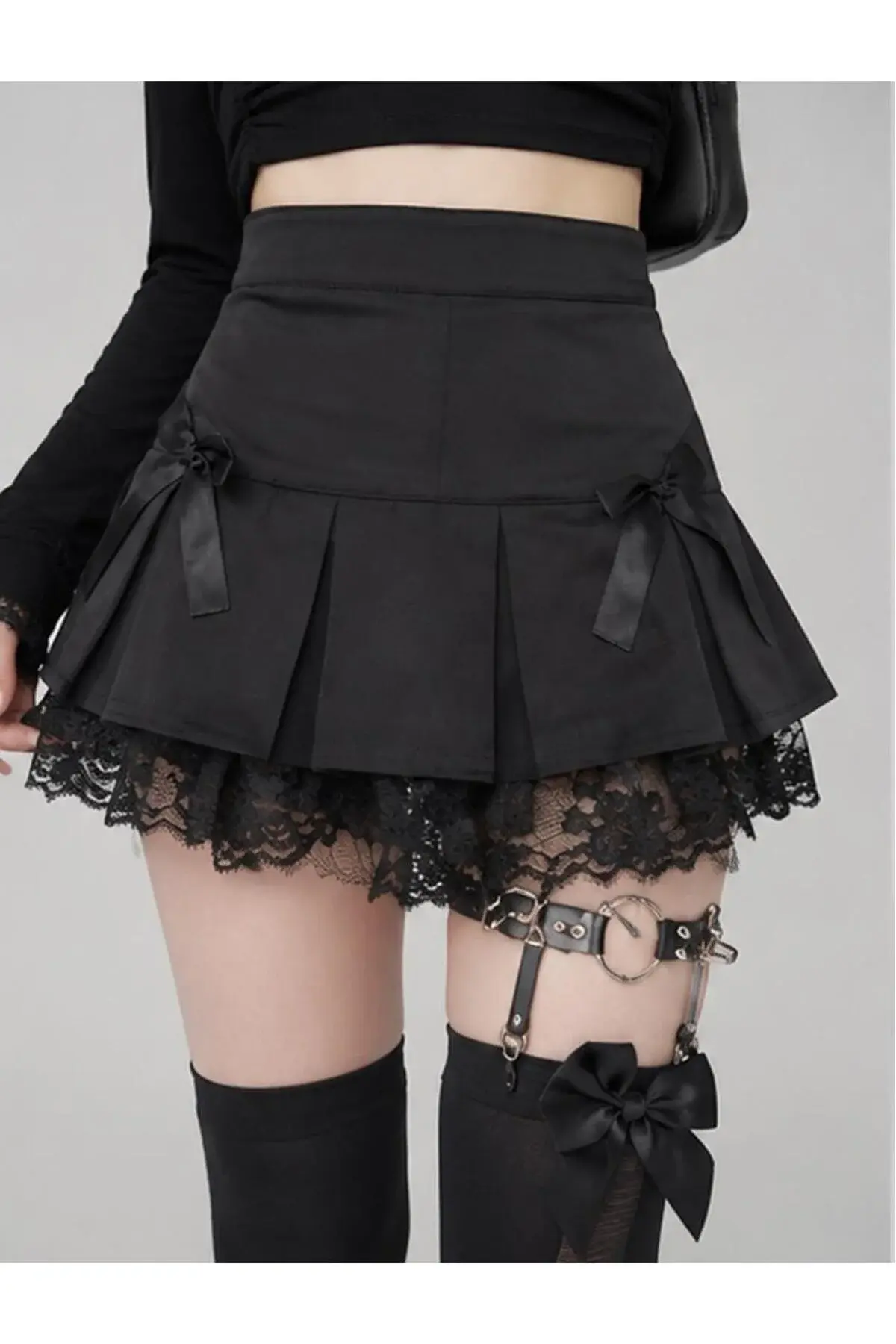 Gothic Pileli Siyah Dantel Kurdele Detaylı Mini Etek