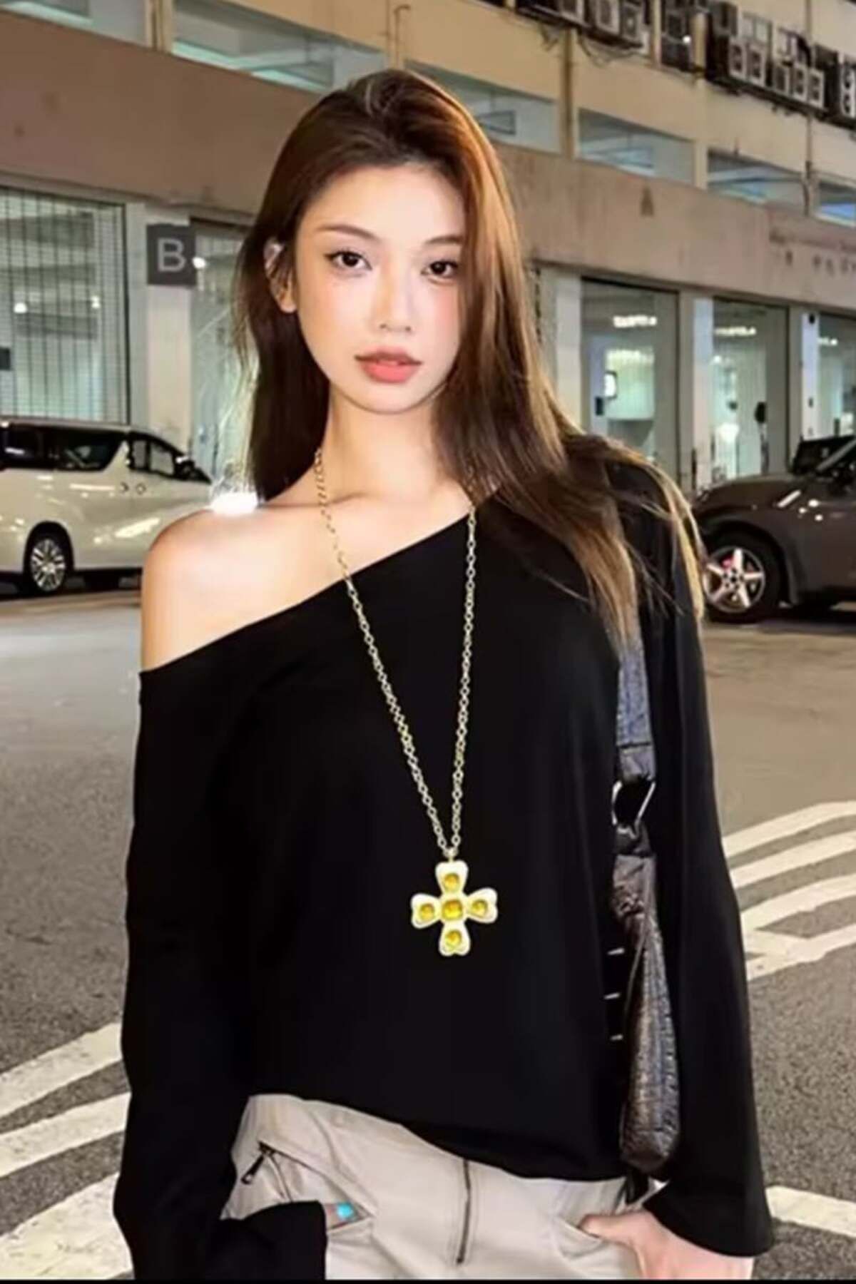 Siyah Omuz Dekolteli Y2K Dökümlü Uzun Kollu Bluz