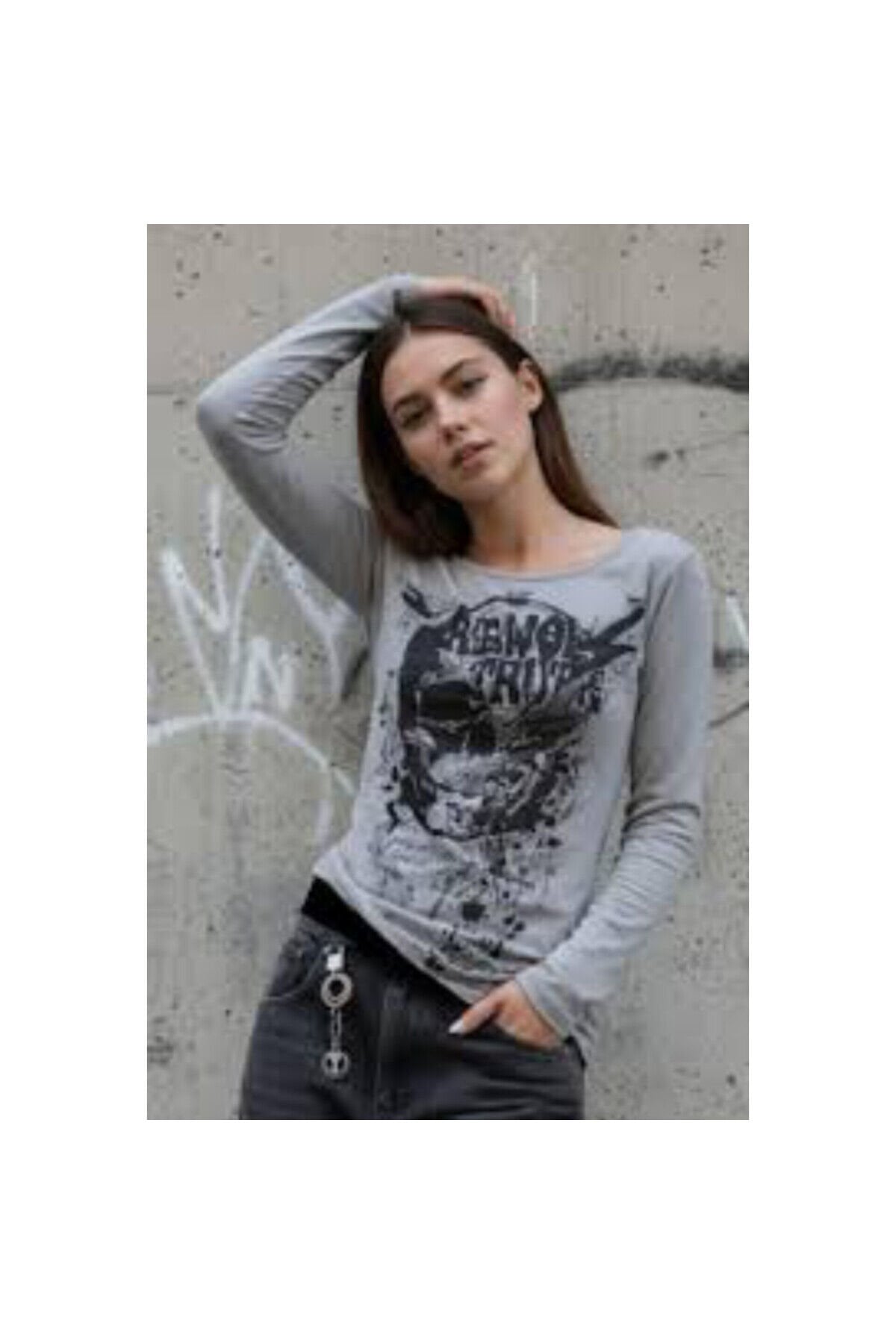 Gri Renol Truth Askılı Ekli Y2K Uzun Kollu Bluz