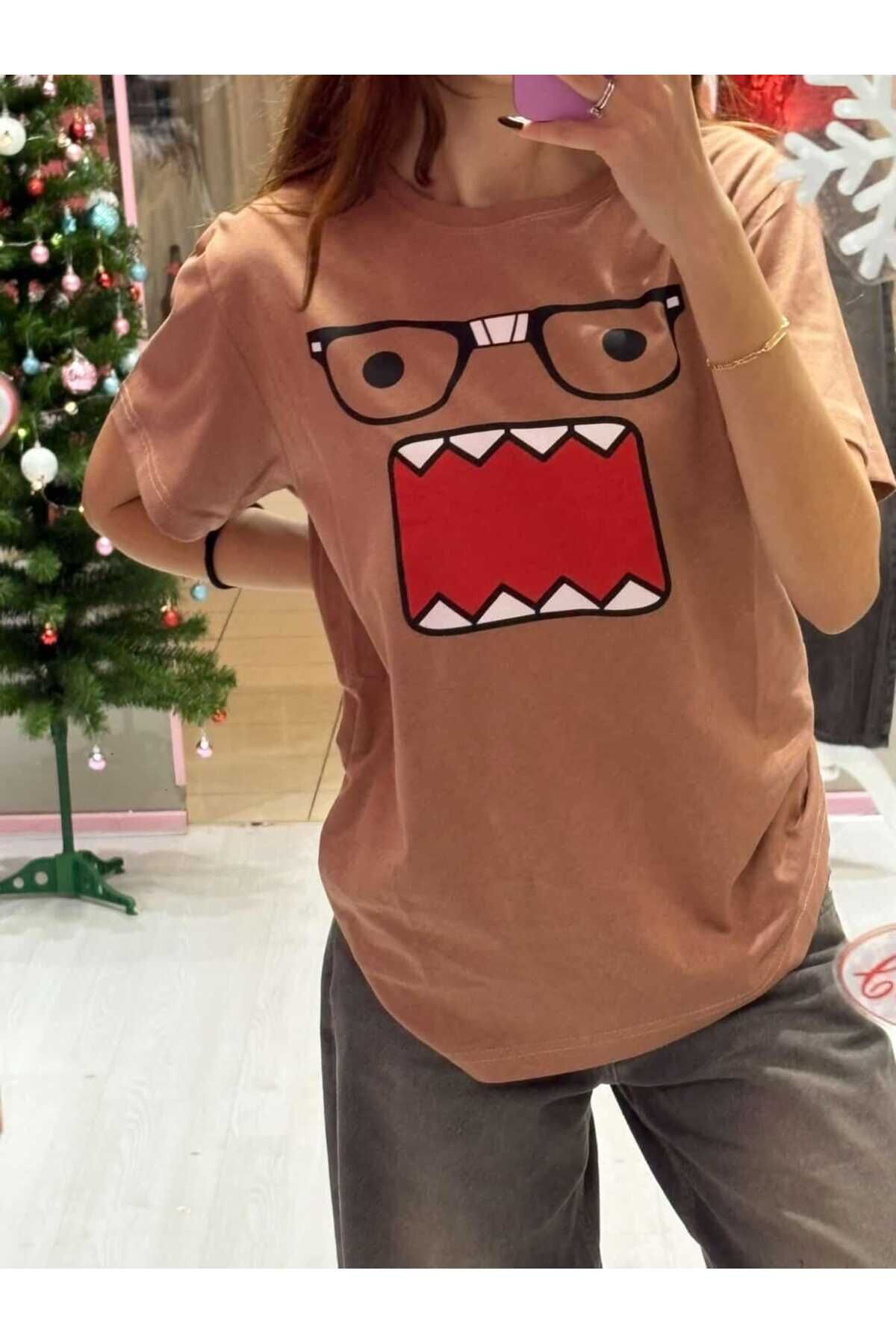 Domo Kunn Gözlüklü Oversize Kısa Kollu Y2K Kahverengi Bluz Kahverengi - XL