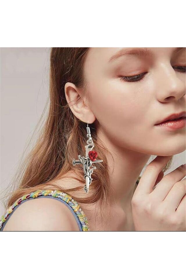 Gotik Rose Sarmaşık Haç Sembollü Çelik Küpe