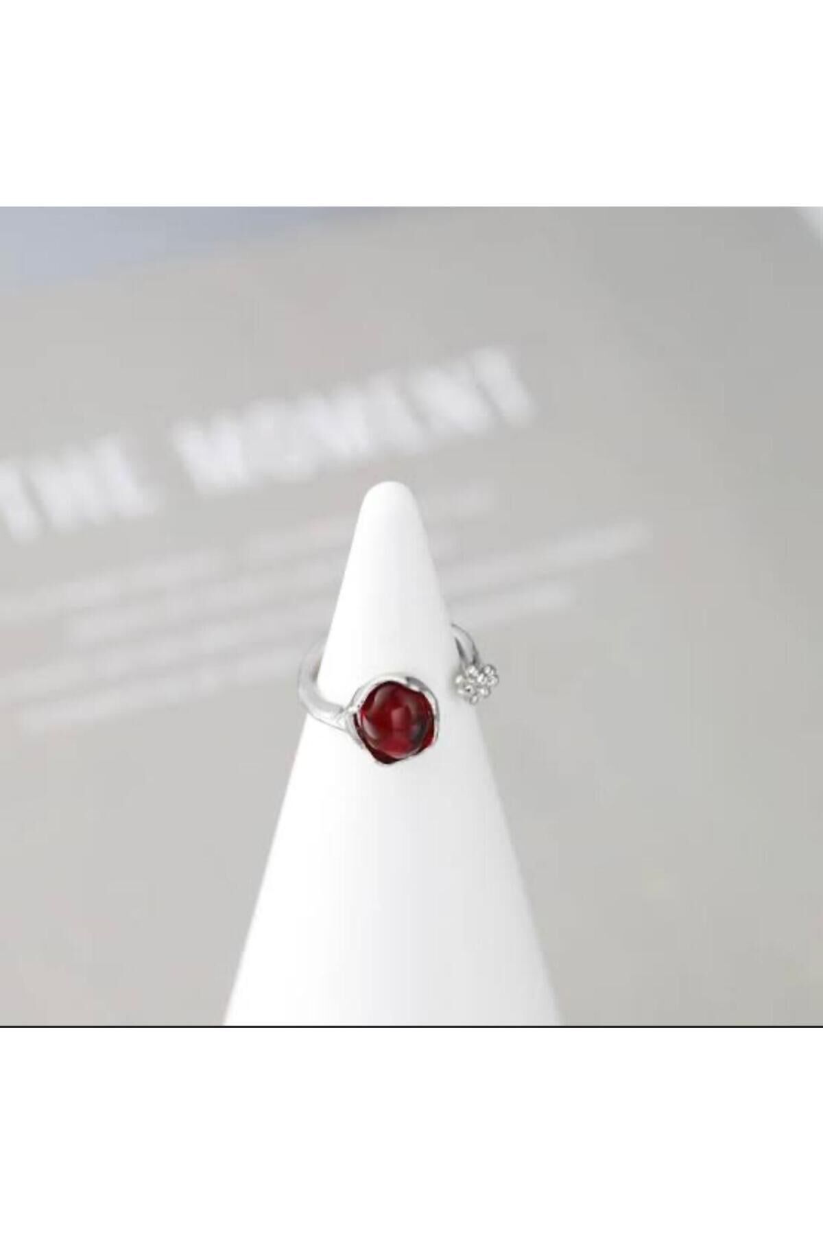 Gotic Kırmızı Taşlı Pırlantalı Ayarlanabilir Yüzük