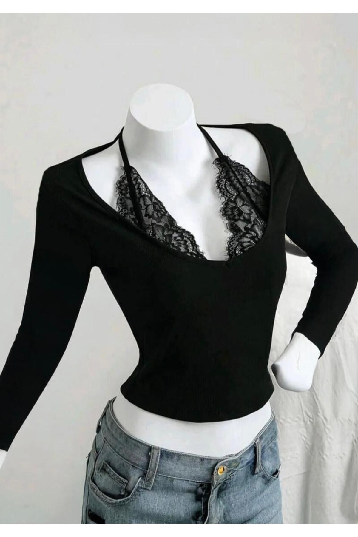 Dantel Yakalı Uzun Kolllu Siyah Gotik Bluz