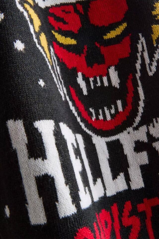 Stranger Things Hellfire Club Christmas HO! HO! HOO! Oversize Unsiex Kazak