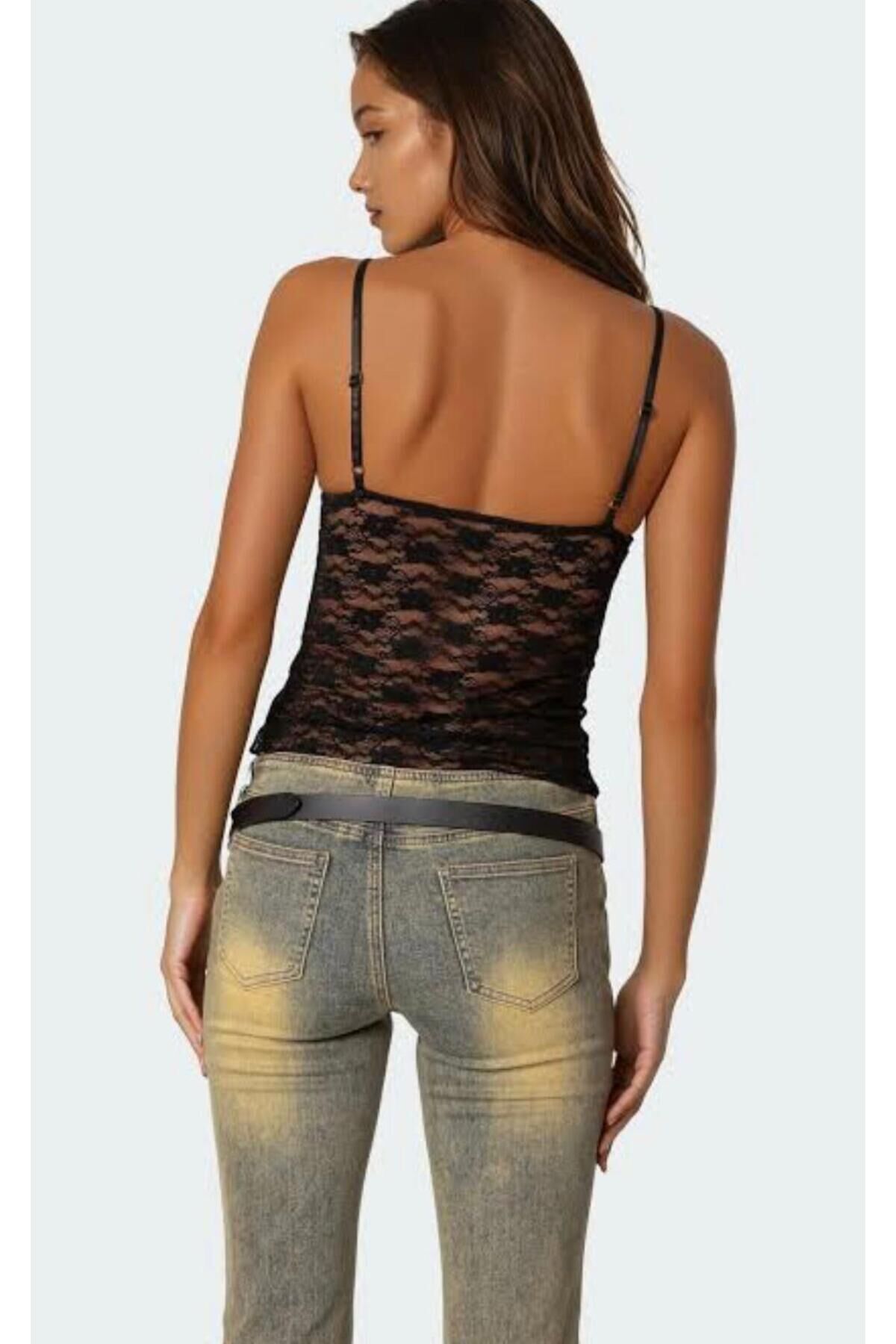 Dekolte çiçekli dantel askılı ayarlanabilen full boy büstiyer