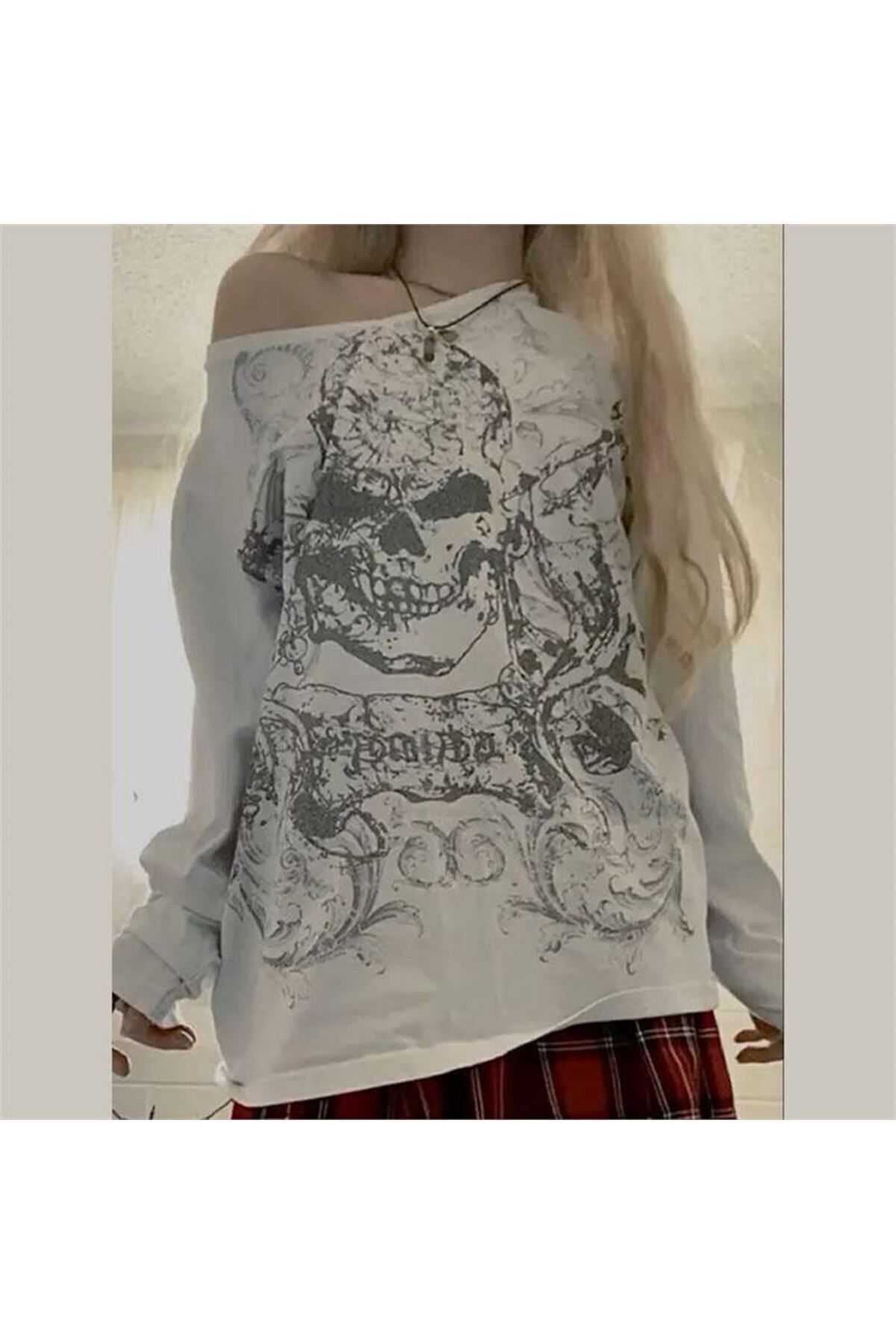 Kayık Yaka Omuz Açık Skull Baskılı Uzun Kollu Tshirt