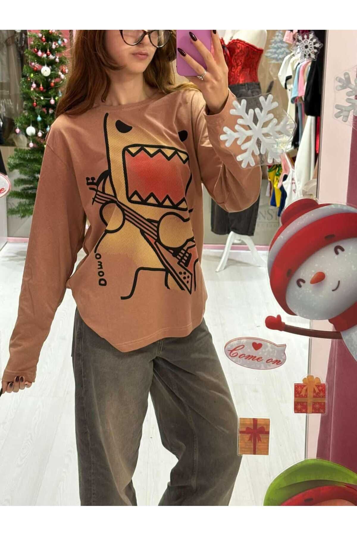 Domo Kunn Gitarlı Oversize Uzun Kollu Y2K Kahverengi Bluz