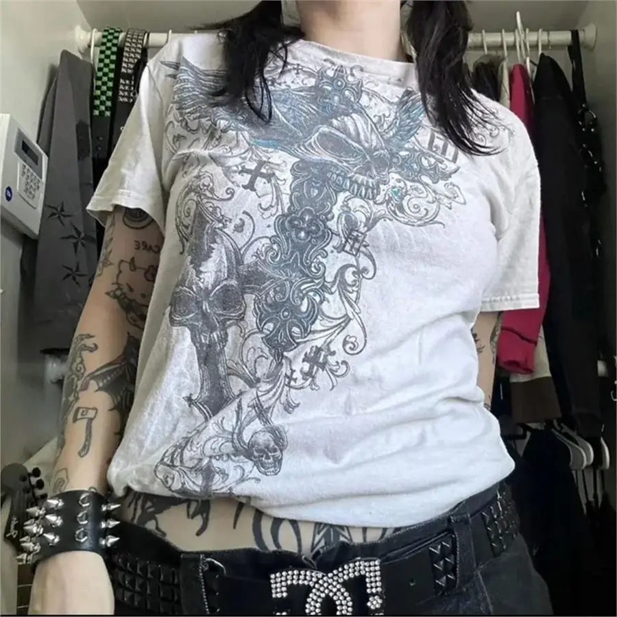 Beyaz Vintage Renaissance Cross Skull Cyber Grunge Unisex T-shirt