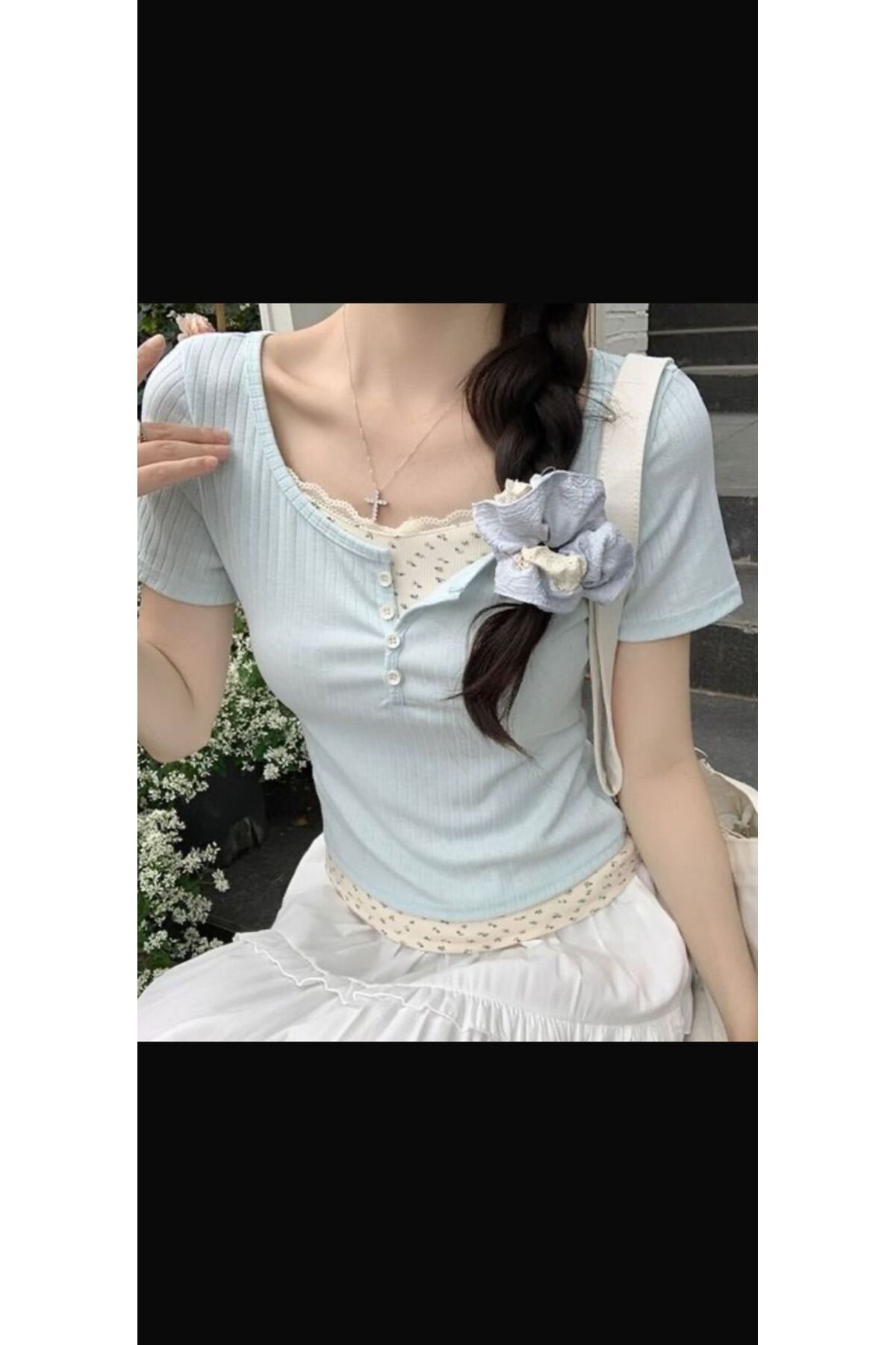 Dantelli Çiçekli Ek Parçalı Düğmeli Y2K Vintage Kısa Kollu Bluz