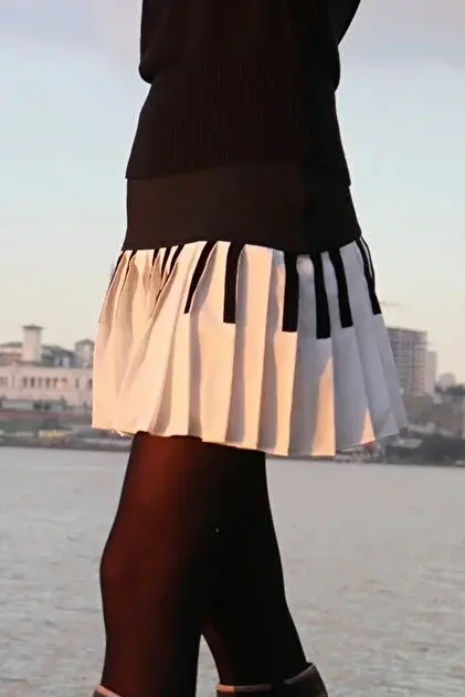 Piyano Desenli Piliseli Mini Etek