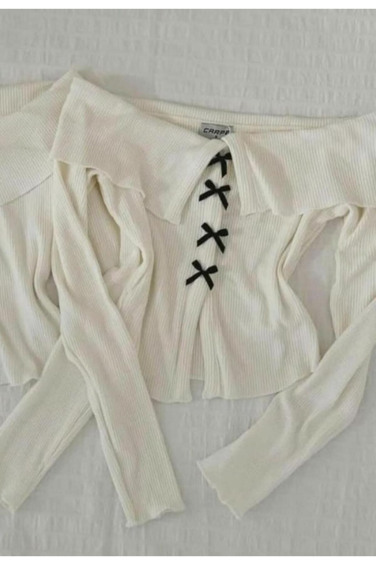 Önü Kurdele Detaylı Katlı Kayık Yaka Uzun Kol Bluz