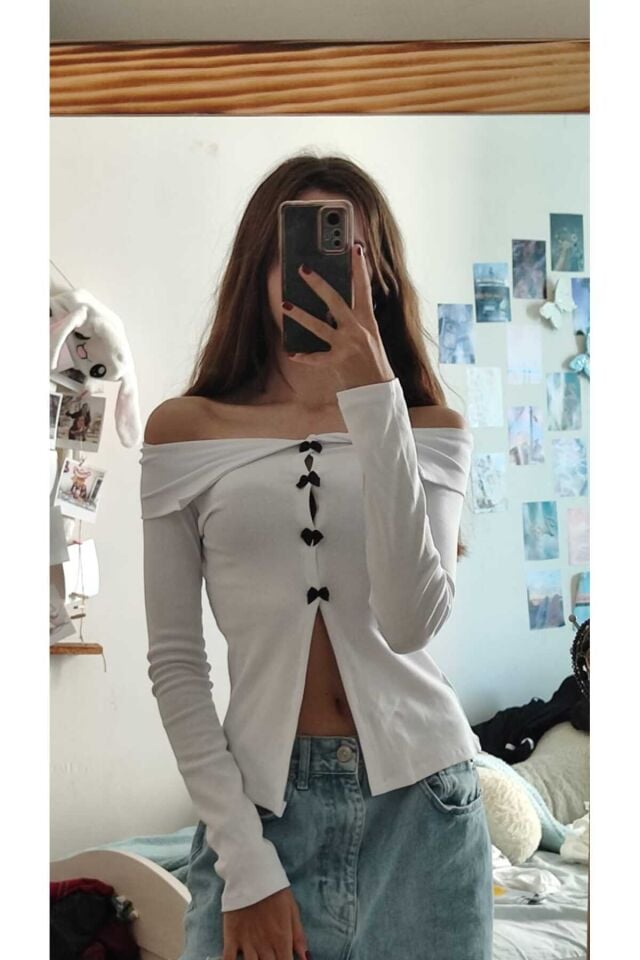Önü Kurdele Detaylı Katlı Kayık Yaka Uzun Kol Bluz