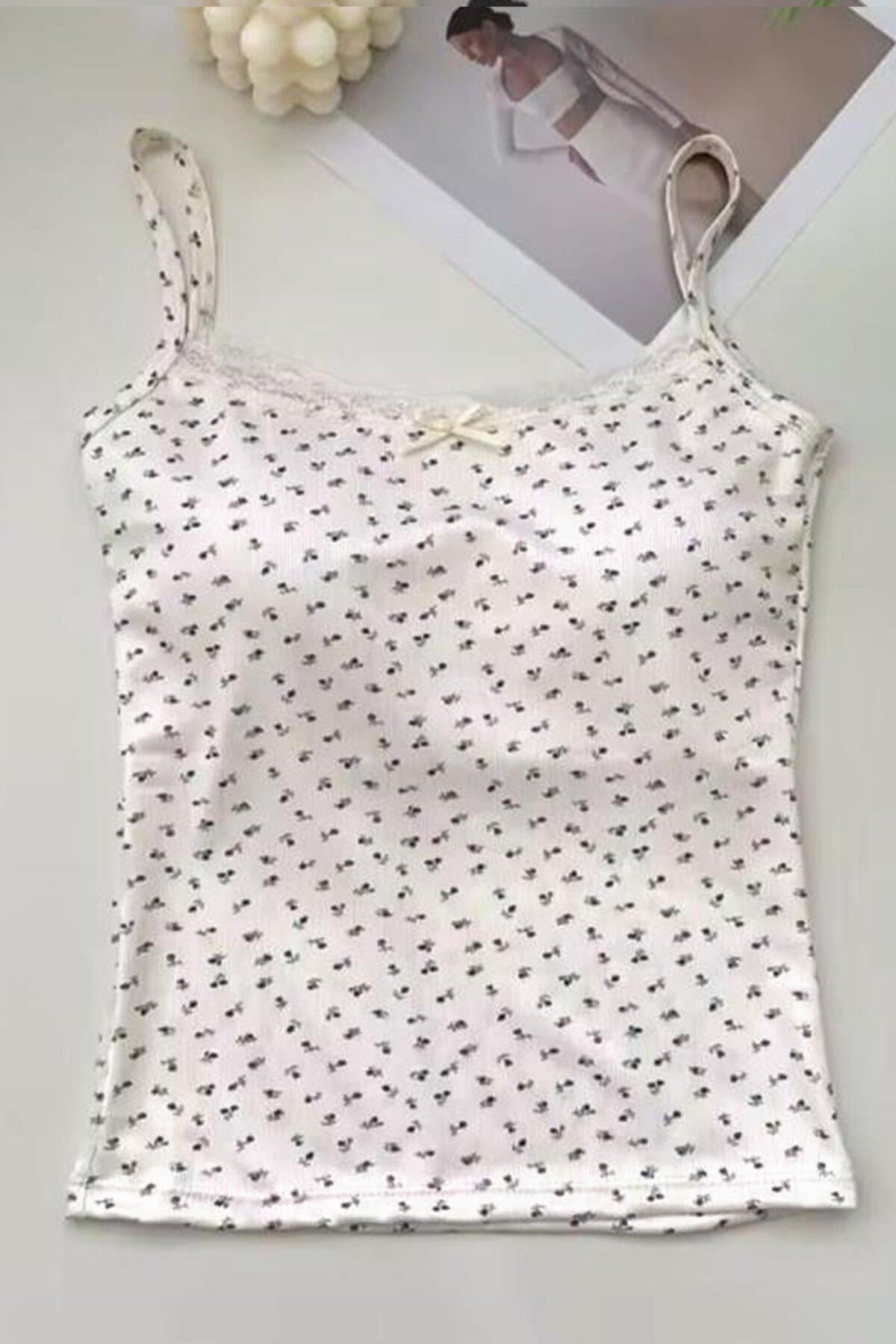 Ekru Minik Fiyonk Ve Çiçek Desenli Y2K Destekli Askılı Crop