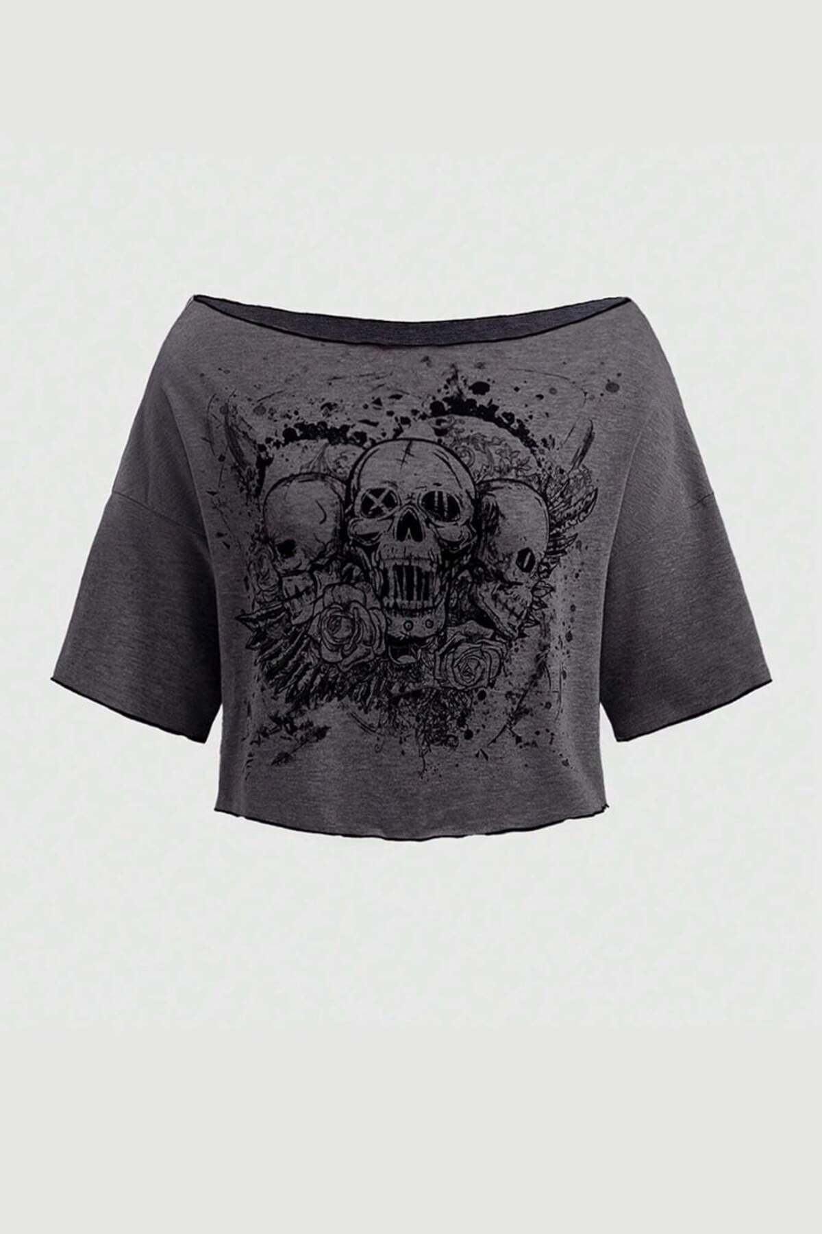 Gothic Skulls Omuzu Açık Kısa Kollu Crop Tişört