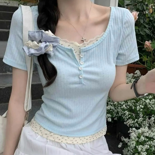 Çiçekli Ek Parçalı İç Bodyli Basic Kısa Kollu Pinterest Bluz