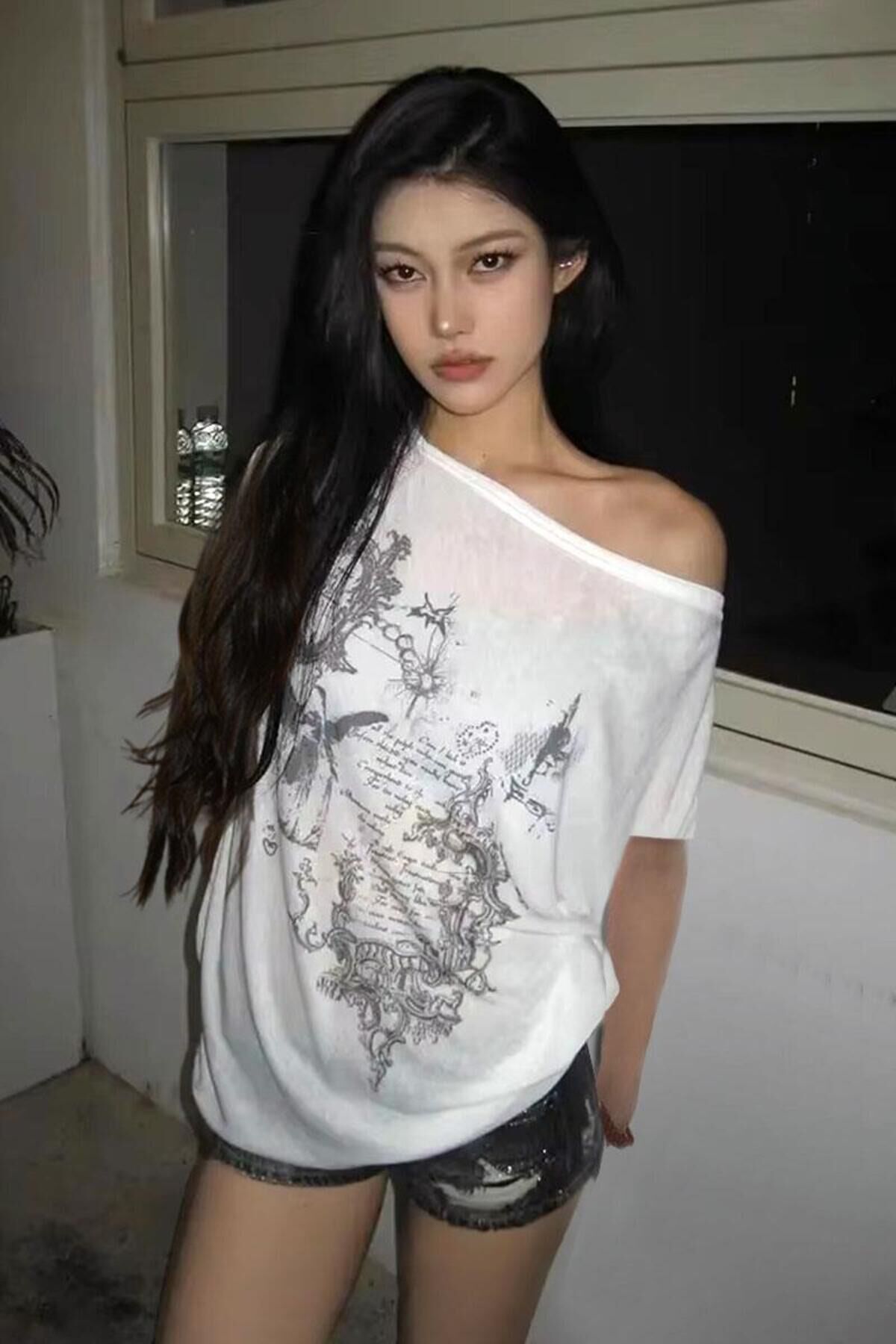 Fairy Tales Düşük Omuz Kısa Kol Tişört