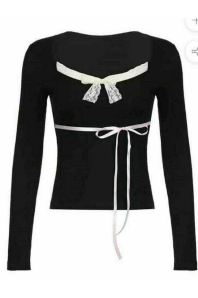 Gotik Kurdele Detaylı Tam Boy Bluz