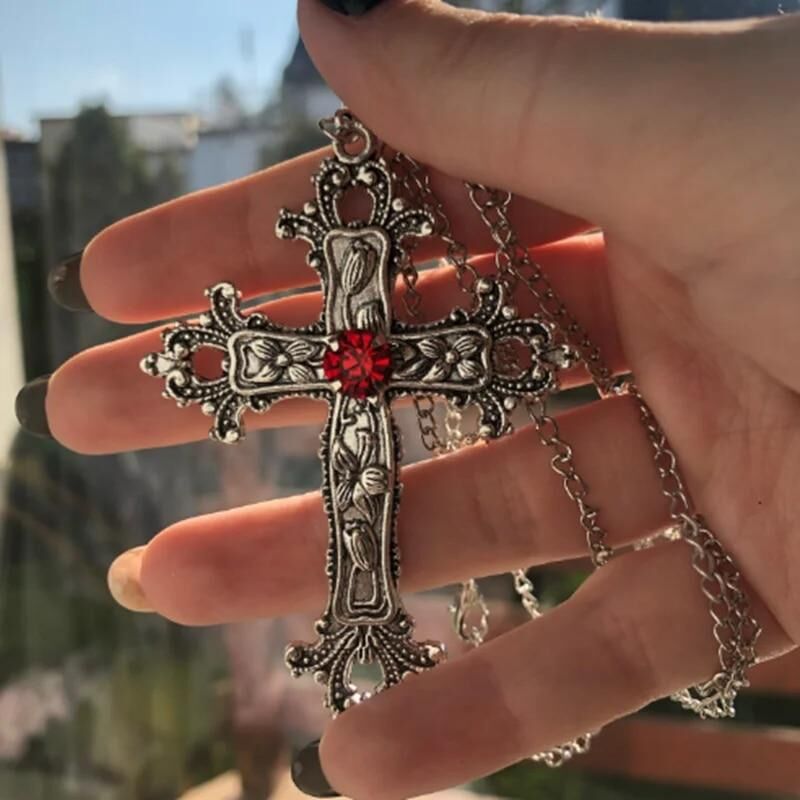 Silver Anime Misa Haç Kırmızı Taş Detaylı Kolye