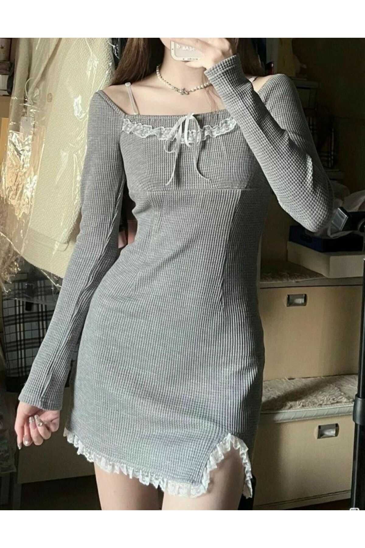 Pinterest Madonna Yaka Gri Coquette Kurdele Detaylı mini yırtmaçlı elbise Gri - M