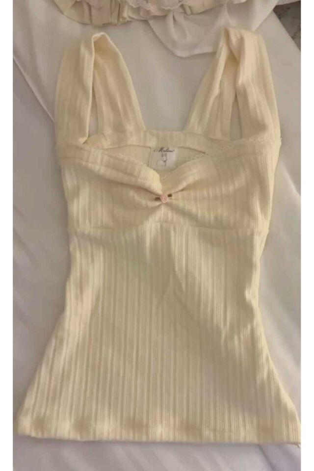 Sarı Önü Büzgü Güllü Kurdele Detaylı Dantelli Kalın Askılı Bluz Sarı - XL
