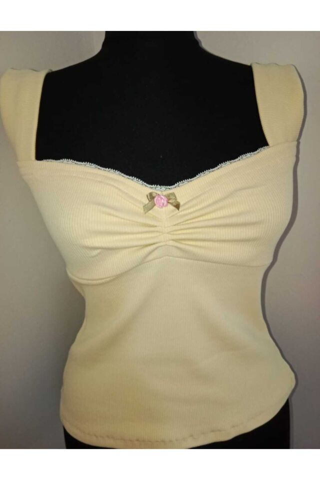 Sarı Önü Büzgü Güllü Kurdele Detaylı Dantelli Kalın Askılı Bluz Sarı - 5XL