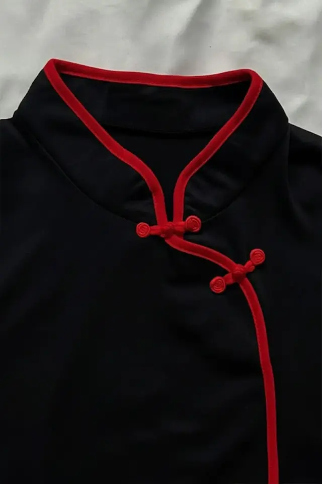 Siyah Mandarin Yaka Kırmızı Şeritli Qipao Y2K Kısa Kollu Crop